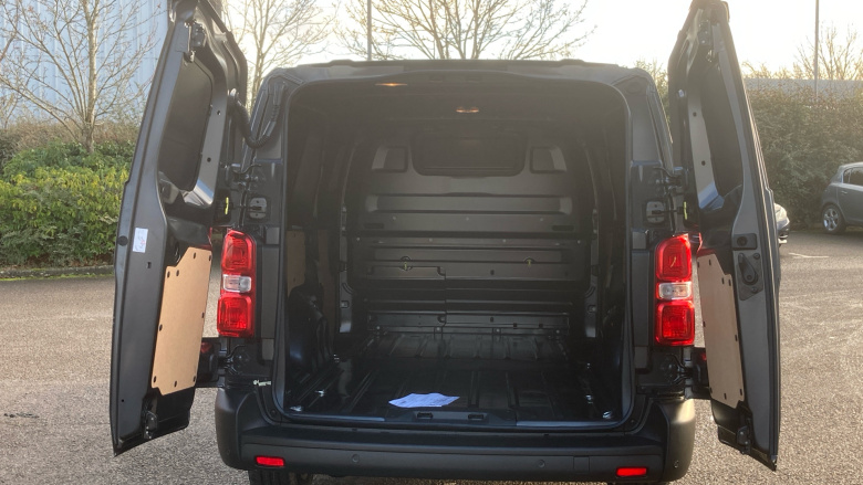 Peugeot Expert L2 Diesel 2.2 BlueHDi 150 Professional Van EAT8